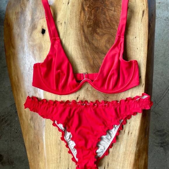 Shade & Shore Underwire Bikini Top & Ruffle High Leg Cheeky Bottom - Red - Picture 7 of 10